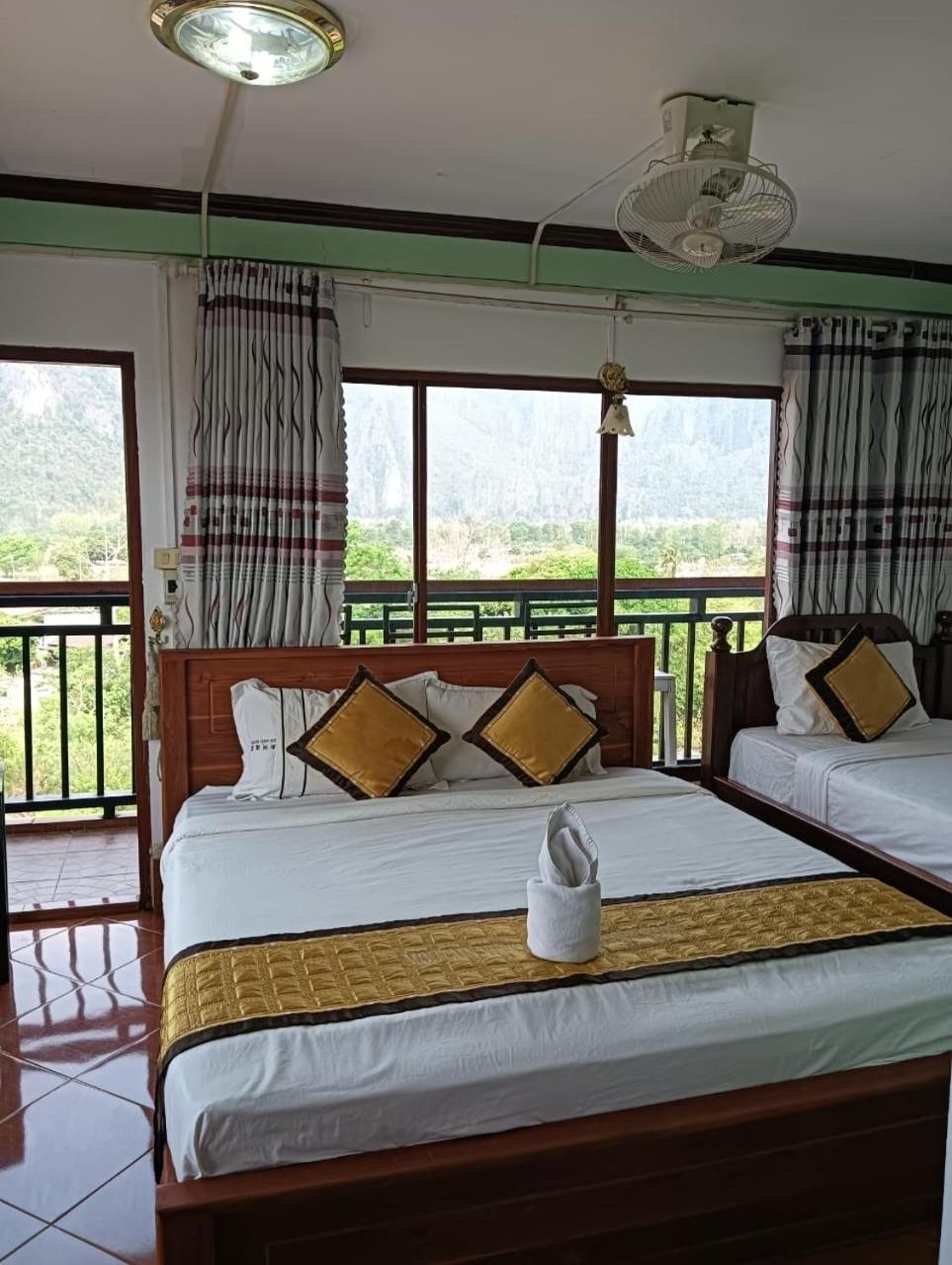 Bountang Riverside Hotel Vang Vieng Extérieur photo