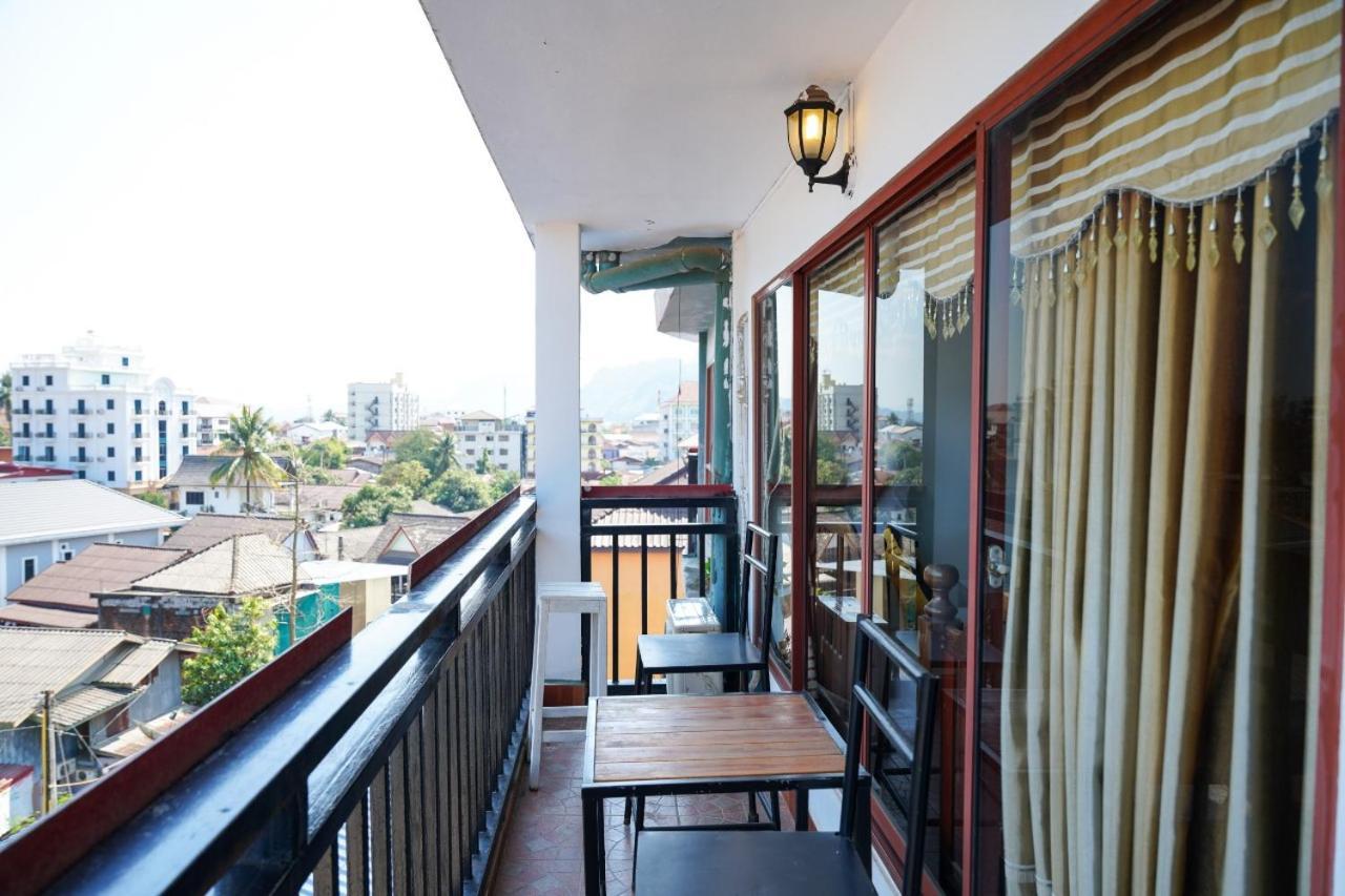 Bountang Riverside Hotel Vang Vieng Extérieur photo